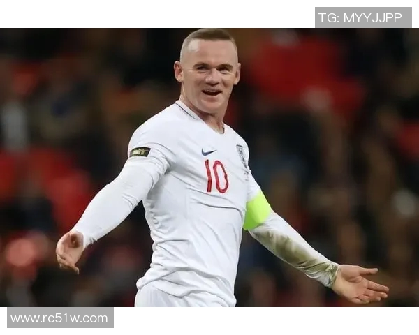 足球巨星童年时光回顾 从小场上到世界巅峰的成长历程